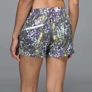 Lululemon Spring Break Away Short, Floral‎ Sport